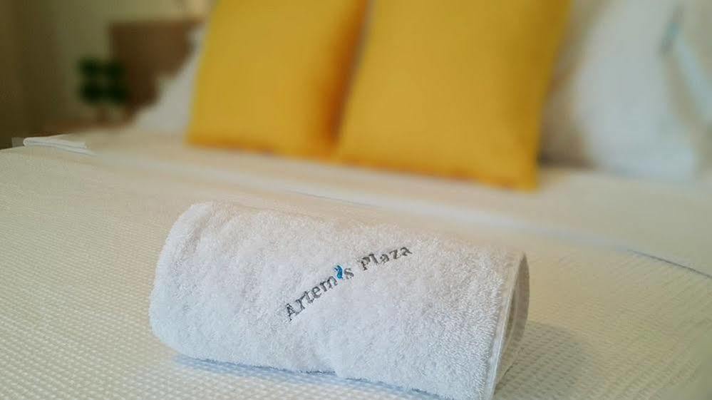 아기아 파라스케비 Artemis Plaza 아파트 호텔 외부 사진